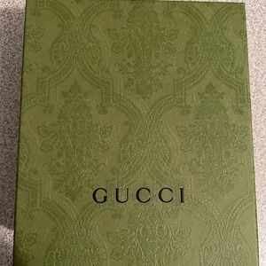 Gucci green wallet box. Perfect condition!
